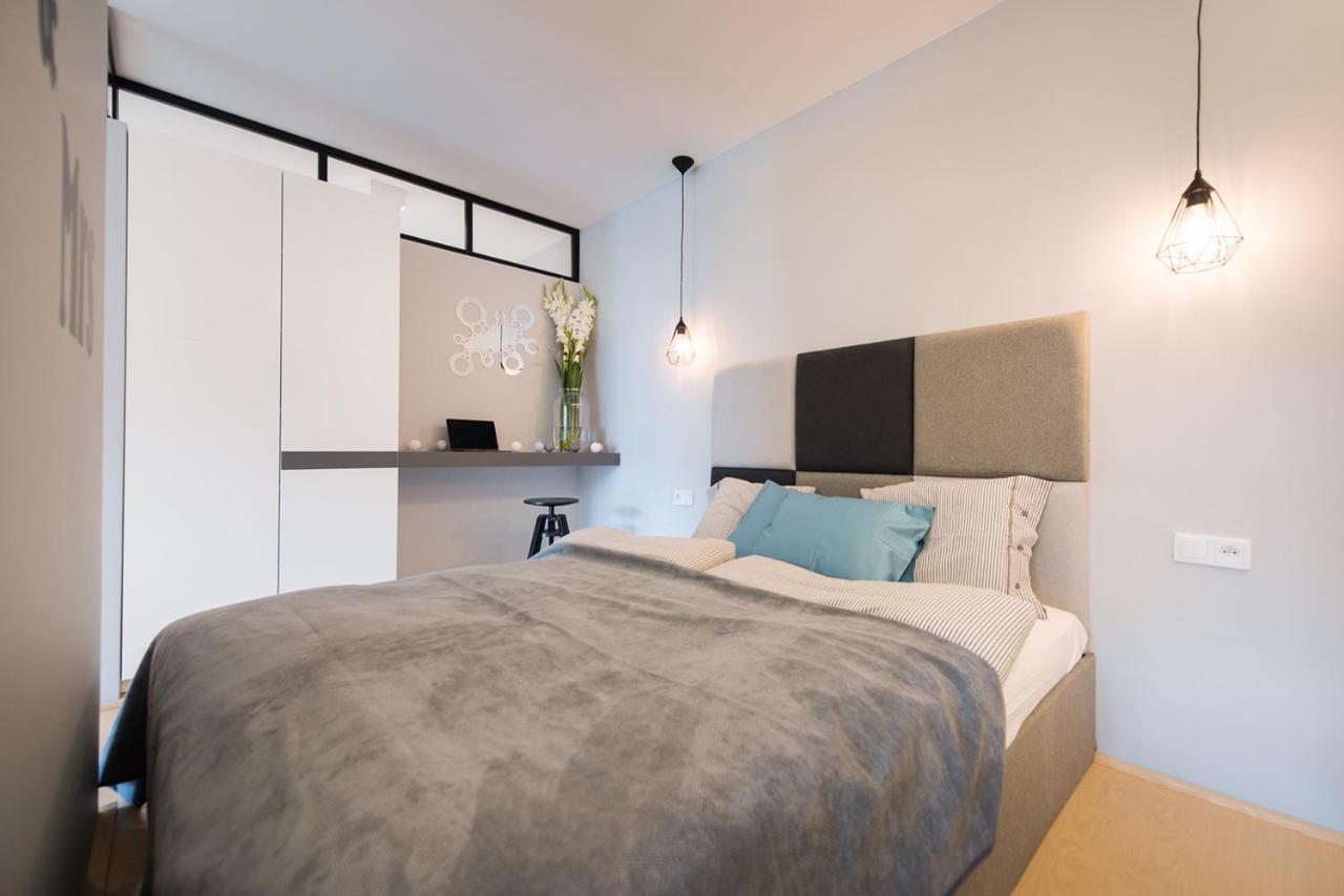 Premium Apartment For Old Town & Jewish Quarter - Balcony Plus Pool Onsite Cracovie Extérieur photo