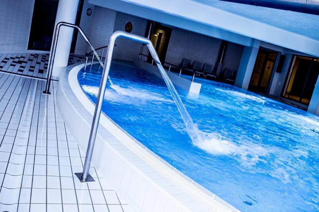 Premium Apartment For Old Town & Jewish Quarter - Balcony Plus Pool Onsite Cracovie Extérieur photo